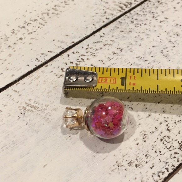 Red Star Double Stud Earrings - Picture 6 of 8